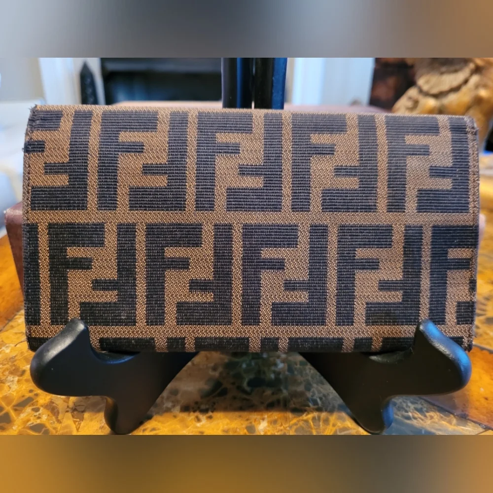 FENDI WALLET - Picture 2 of 11